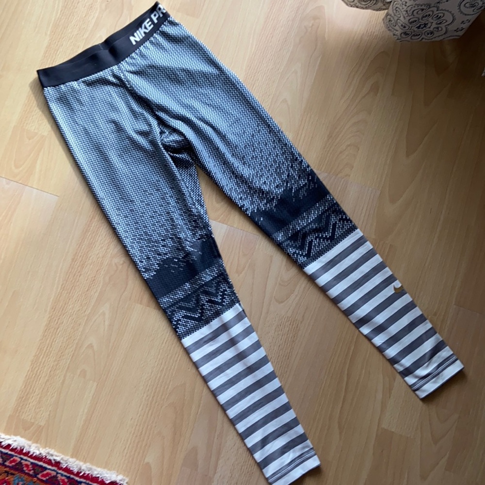 Nike Pro leggings